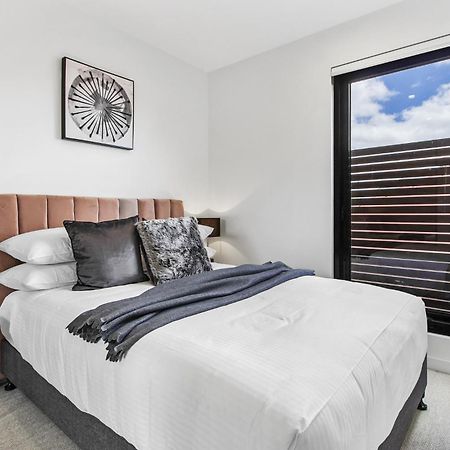 Boutique Apartment In Quiet, Sought-After Suburb Carnegie Екстериор снимка